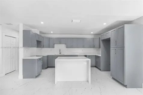 2901 SW 92nd Avenue Miami FL 33165