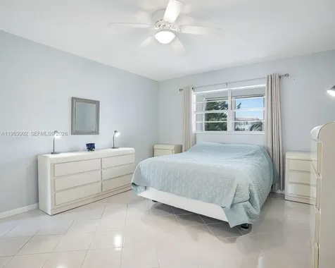 4805 NW 35th Street Lauderdale Lakes FL 33319