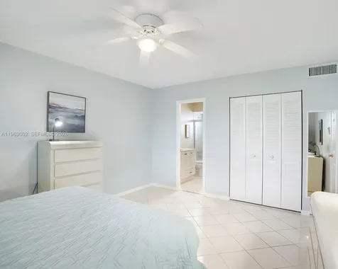 4805 NW 35th Street Lauderdale Lakes FL 33319