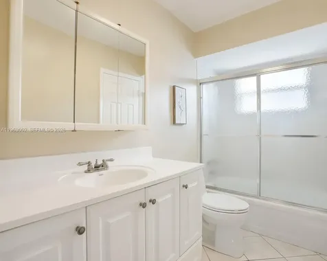 4805 NW 35th Street Lauderdale Lakes FL 33319