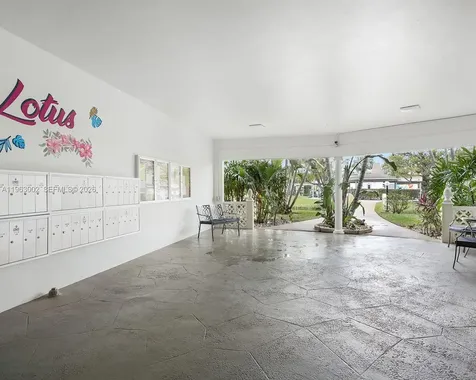 4805 NW 35th Street Lauderdale Lakes FL 33319