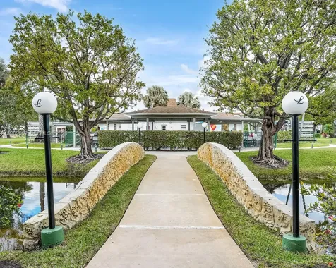 4805 NW 35th Street Lauderdale Lakes FL 33319