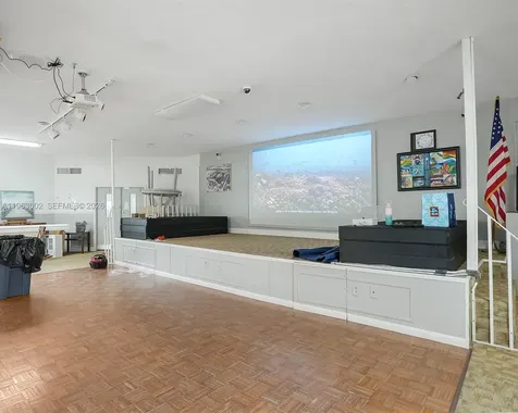 4805 NW 35th Street Lauderdale Lakes FL 33319