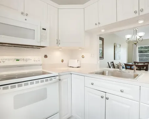 4805 NW 35th Street Lauderdale Lakes FL 33319
