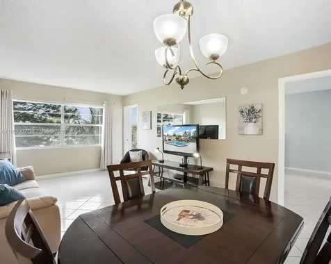 4805 NW 35th Street Lauderdale Lakes FL 33319