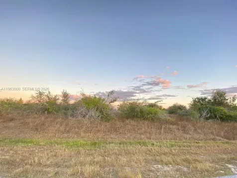 9198 Key West Port Charlotte FL 33981
