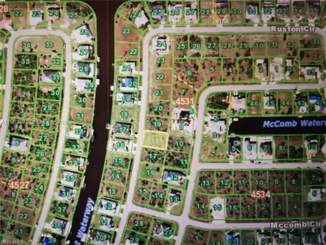 9198 Key West Port Charlotte FL 33981