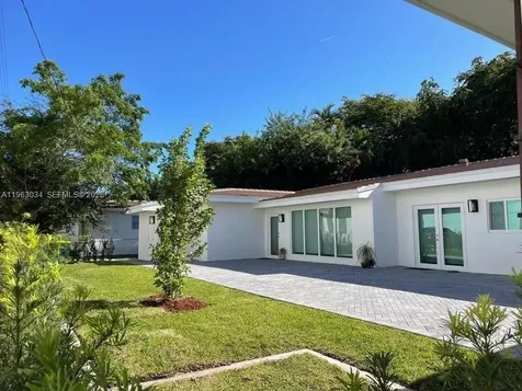 5352 Orduna Drive Coral Gables FL 33146