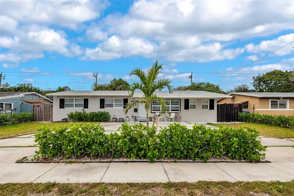 200 SW 69th Terrace Pembroke Pines FL 33023