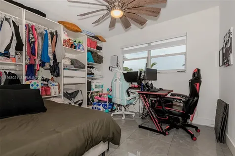 200 SW 69th Terrace Pembroke Pines FL 33023