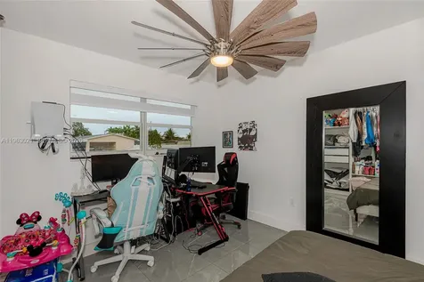 200 SW 69th Terrace Pembroke Pines FL 33023