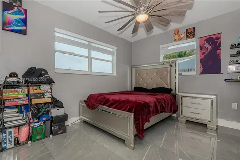 200 SW 69th Terrace Pembroke Pines FL 33023