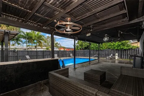 200 SW 69th Terrace Pembroke Pines FL 33023