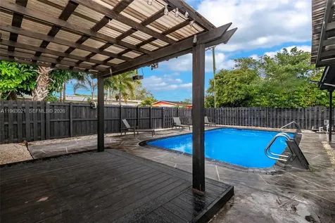 200 SW 69th Terrace Pembroke Pines FL 33023