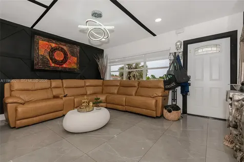 200 SW 69th Terrace Pembroke Pines FL 33023