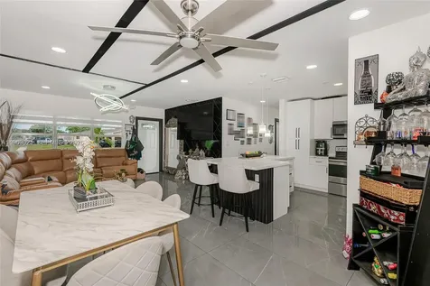 200 SW 69th Terrace Pembroke Pines FL 33023