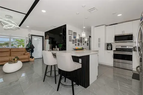 200 SW 69th Terrace Pembroke Pines FL 33023