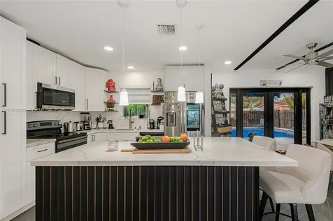 200 SW 69th Terrace Pembroke Pines FL 33023