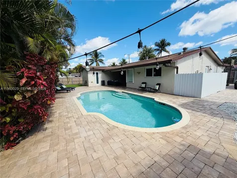 820 NW 91st Avenue Pembroke Pines FL 33024