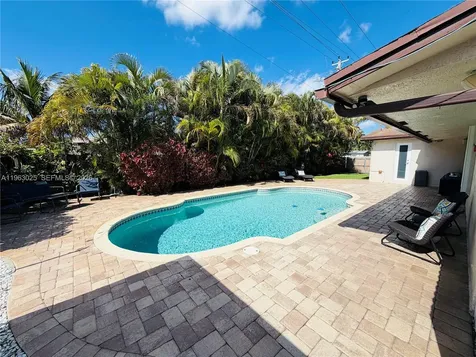 820 NW 91st Avenue Pembroke Pines FL 33024