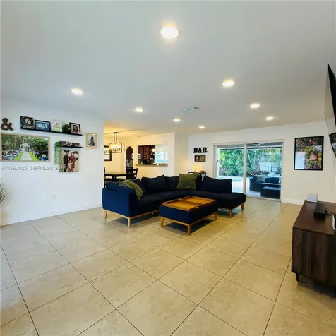 820 NW 91st Avenue Pembroke Pines FL 33024