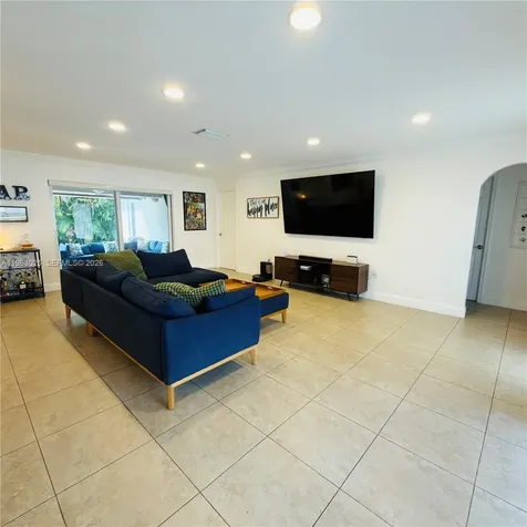 820 NW 91st Avenue Pembroke Pines FL 33024
