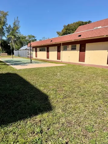 4043 NW 16th Street Lauderhill FL 33313