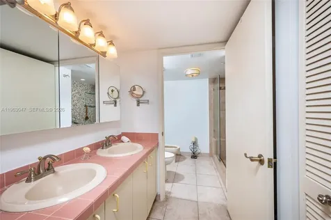 1 Alhambra Circle Coral Gables FL 33134