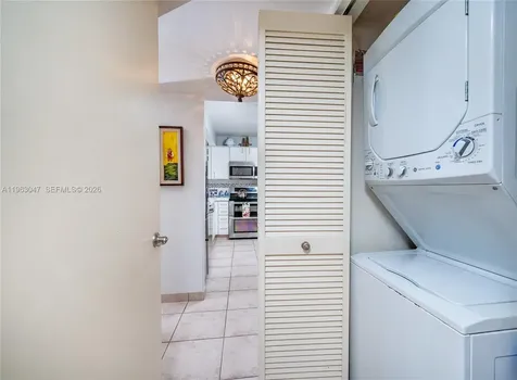 1 Alhambra Circle Coral Gables FL 33134