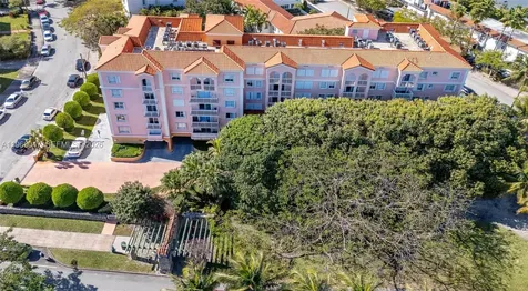 1 Alhambra Circle Coral Gables FL 33134