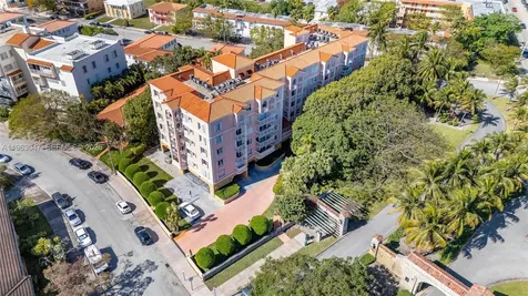 1 Alhambra Circle Coral Gables FL 33134