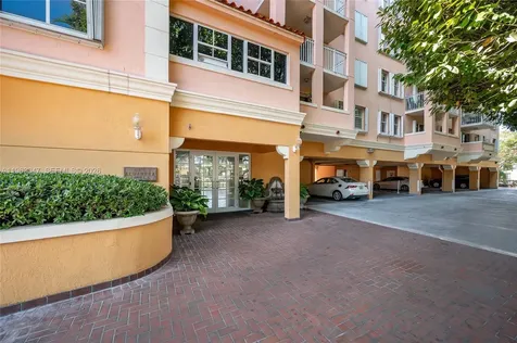 1 Alhambra Circle Coral Gables FL 33134