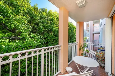1 Alhambra Circle Coral Gables FL 33134