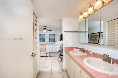 1 Alhambra Circle Coral Gables FL 33134