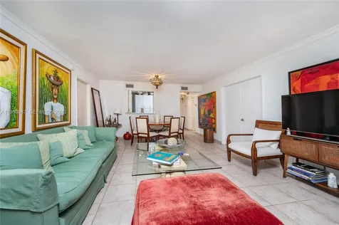 1 Alhambra Circle Coral Gables FL 33134