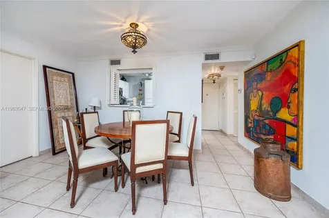 1 Alhambra Circle Coral Gables FL 33134