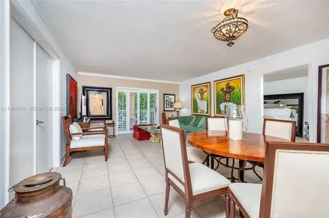 1 Alhambra Circle Coral Gables FL 33134