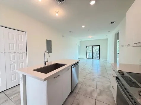 4640 NW 84th Avenue Doral FL 33166