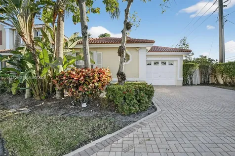 1150 Queen Palm Court Hollywood FL 33019