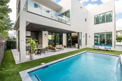 10540 NW 67th Terrace Doral FL 33178