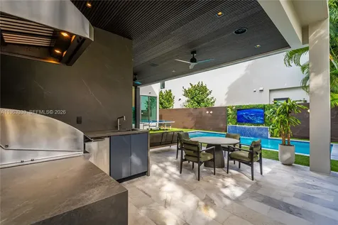 10540 NW 67th Terrace Doral FL 33178
