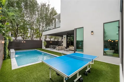 10540 NW 67th Terrace Doral FL 33178