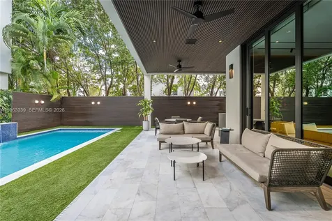 10540 NW 67th Terrace Doral FL 33178