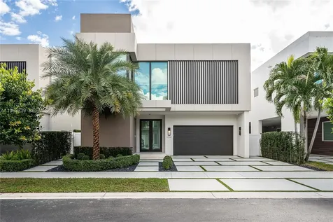 10540 NW 67th Terrace Doral FL 33178