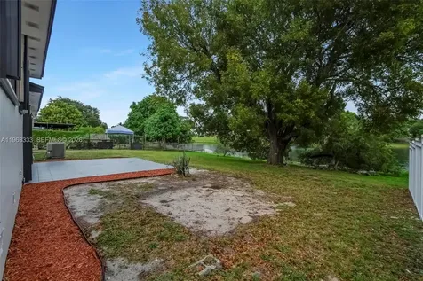 14431 NW 13th Road Miami FL 33167