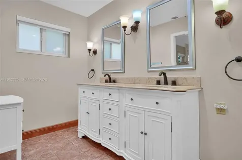 11472 SW 28th Terrace Miami FL 33165