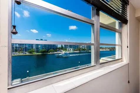 3000 S Ocean Drive Hollywood FL 33019