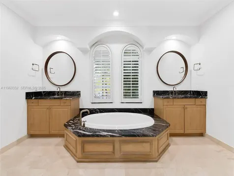 827 SE 2nd Court Fort Lauderdale FL 33301