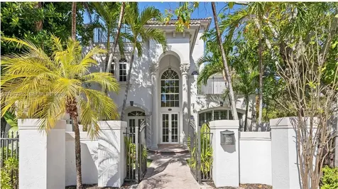 827 SE 2nd Court Fort Lauderdale FL 33301