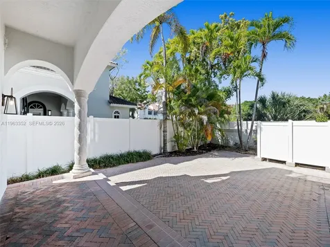 827 SE 2nd Court Fort Lauderdale FL 33301